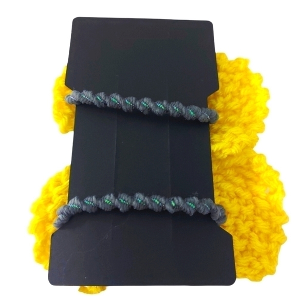 Hand Knit One Of A Kind Knit  Ponytail Bow Set - Picture 3 of 3